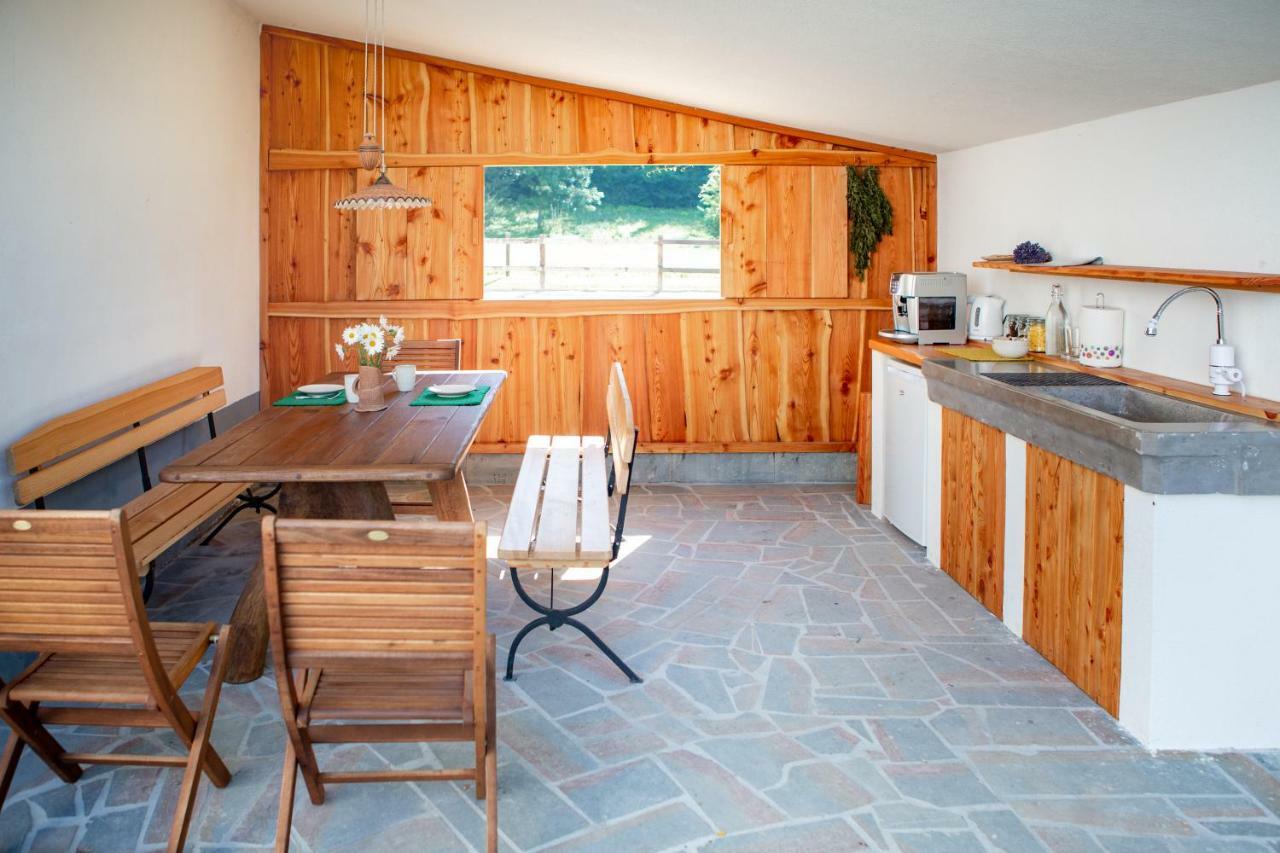 Villa Farm Volk Suhorje Exterior foto